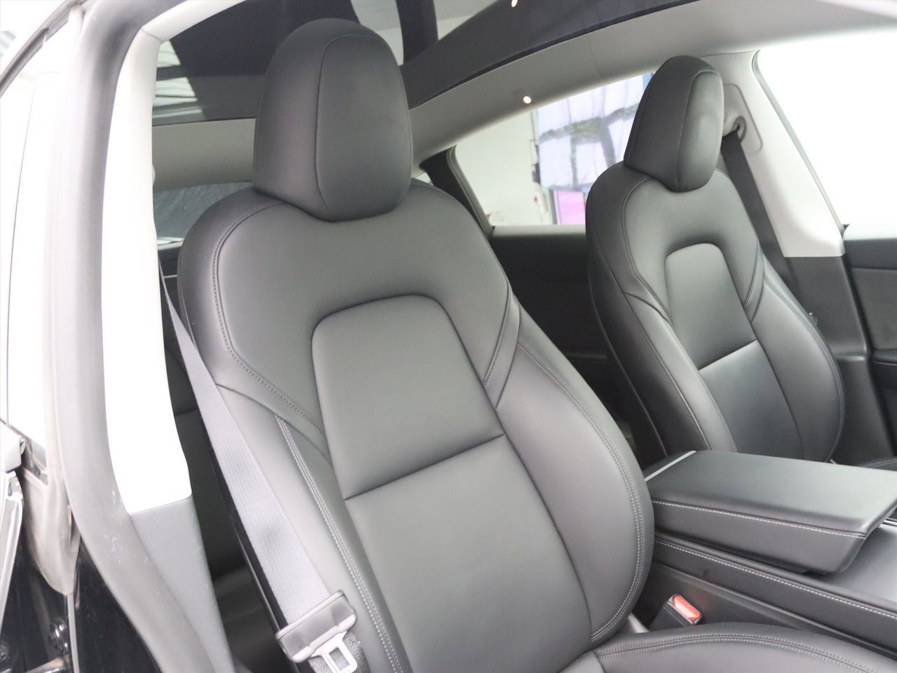 Tesla Model Y Standard RWD Plus 351pk 93,4% SoH [ TREKHAAK+RYZEN AMD+LFP ACCU+AUTOPILOT+19 INCH ] 21
