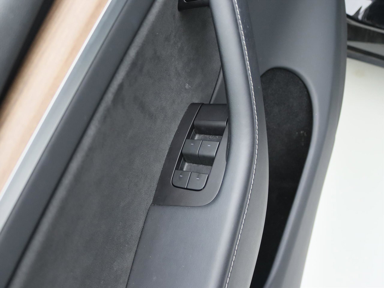 Tesla Model Y Standard RWD Plus 351pk 93,4% SoH [ TREKHAAK+RYZEN AMD+LFP ACCU+AUTOPILOT+19 INCH ] 24
