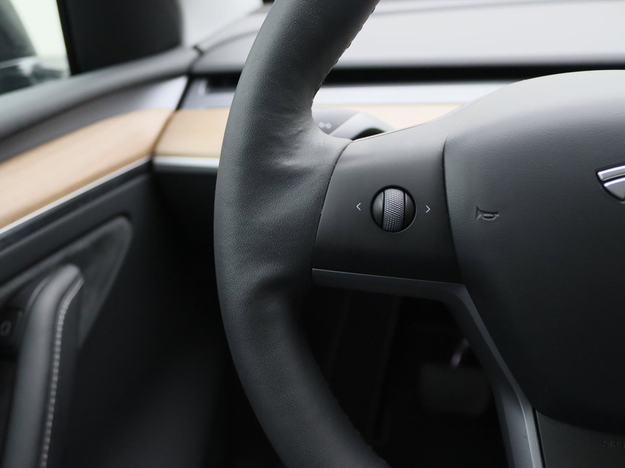 Tesla Model Y Standard RWD Plus 351pk 93,4% SoH [ TREKHAAK+RYZEN AMD+LFP ACCU+AUTOPILOT+19 INCH ] 28