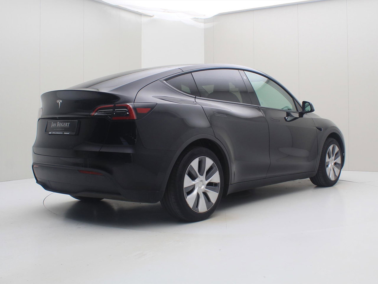 Tesla Model Y Standard RWD Plus 95% SoH [ AMD RYZEN+AUTOPILOT+19 INCH+PREMIUM AUDIO ] 3