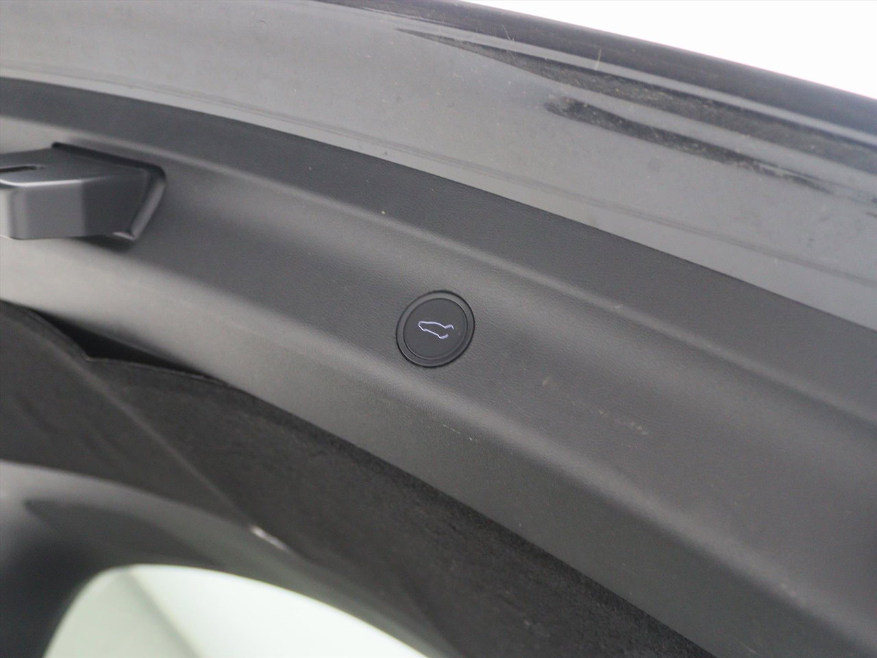 Tesla Model Y Standard RWD Plus 95% SoH [ AMD RYZEN+AUTOPILOT+19 INCH+PREMIUM AUDIO ] 11