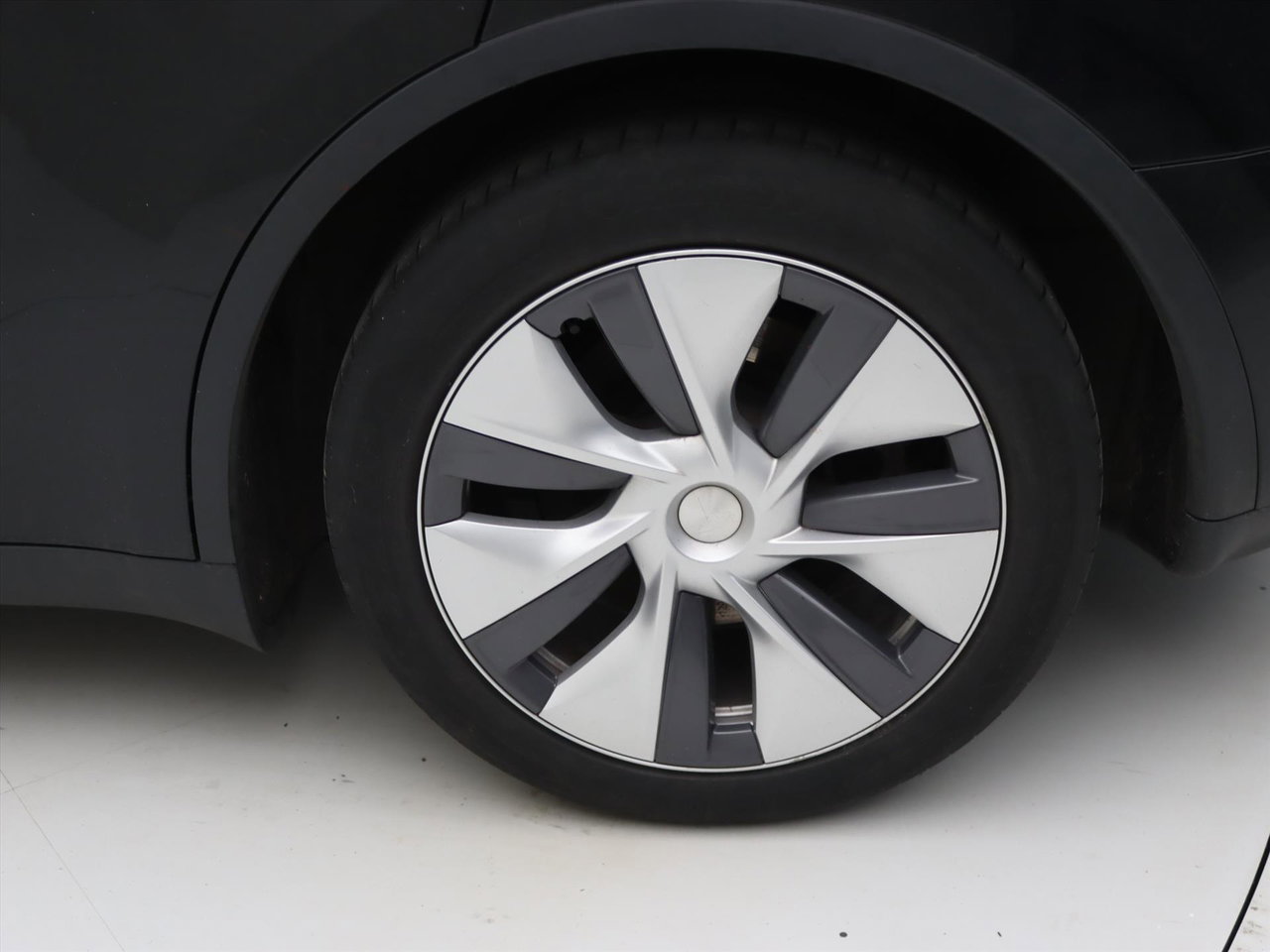 Tesla Model Y Standard RWD Plus 95% SoH [ AMD RYZEN+AUTOPILOT+19 INCH+PREMIUM AUDIO ] 23