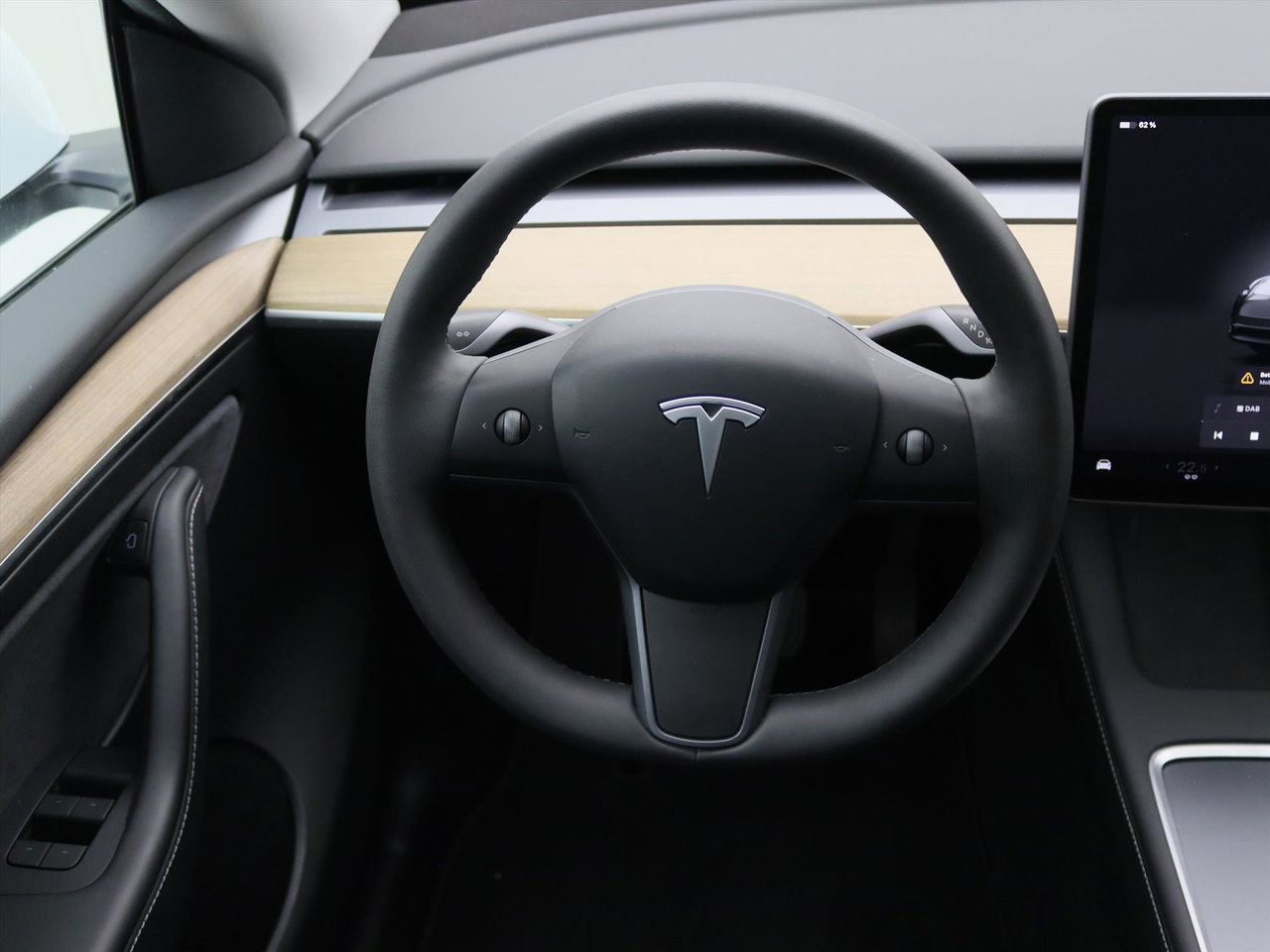 Tesla Model Y Standard RWD Plus 94.5% SoH [ AMD RYZEN+AUTOPILOT+19 INCH+PREMIUM AUDIO ] 19