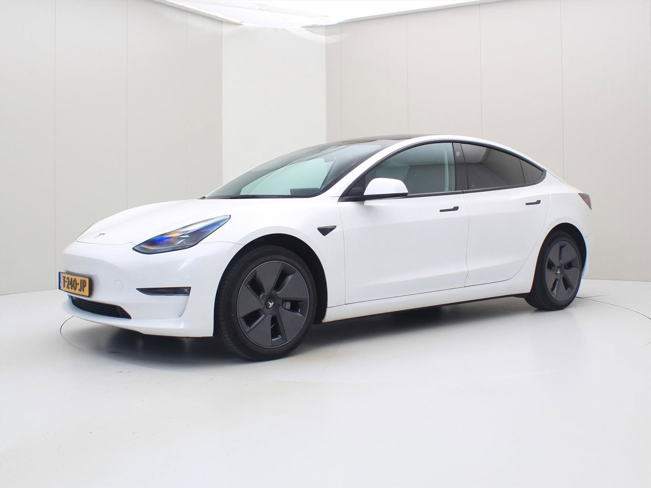 Tesla Model 3 Long-Range RWD 351pk 75 kWh 94% SoH UPGRADE [ RYZEN AMD+WARMTEPOMP+AUTOPILOT ] 8
