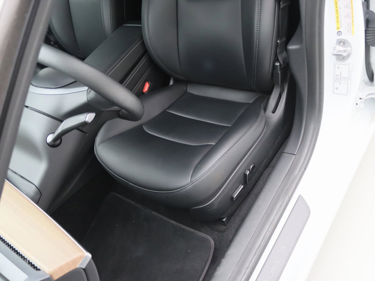 Tesla Model 3 Long-Range RWD 351pk 75 kWh 94% SoH UPGRADE [ RYZEN AMD+WARMTEPOMP+AUTOPILOT ] 26