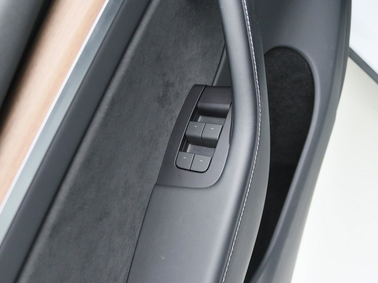 Tesla Model Y Long Range AWD 75kWh 351pk 93.2% SoH [ TREKHAAK+AMD RYZEN+AUTOPILOT+19 INCH+PREMIUM AUDIO ] 25