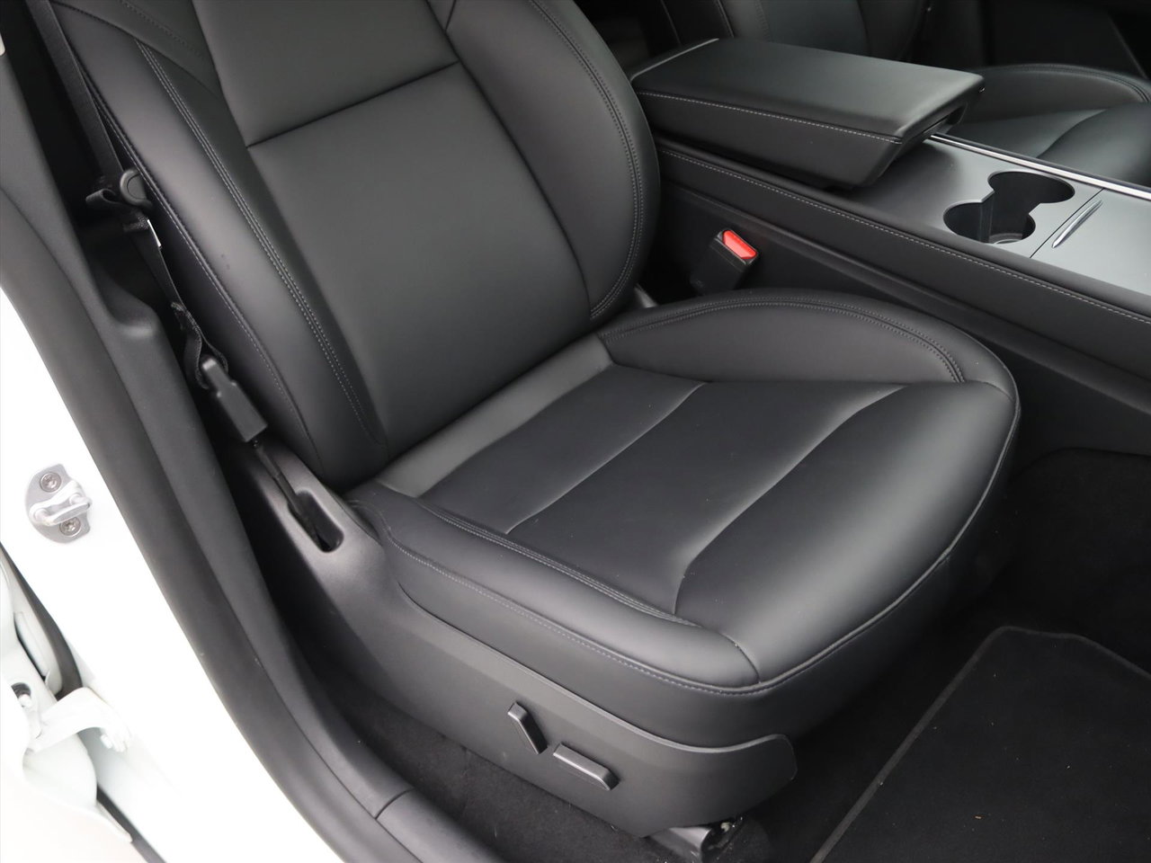Tesla Model Y Long Range AWD 75kWh 351pk 92.4% SoH [ TREKHAAK+AMD RYZEN+AUTOPILOT+19 INCH+PREMIUM AUDIO ] 19