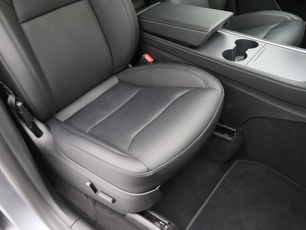 Tesla Model Y Long Range AWD 75kWh 351pk 93.7% SoH [ AMD RYZEN+AUTOPILOT+19 INCH+PREMIUM AUDIO ] 18