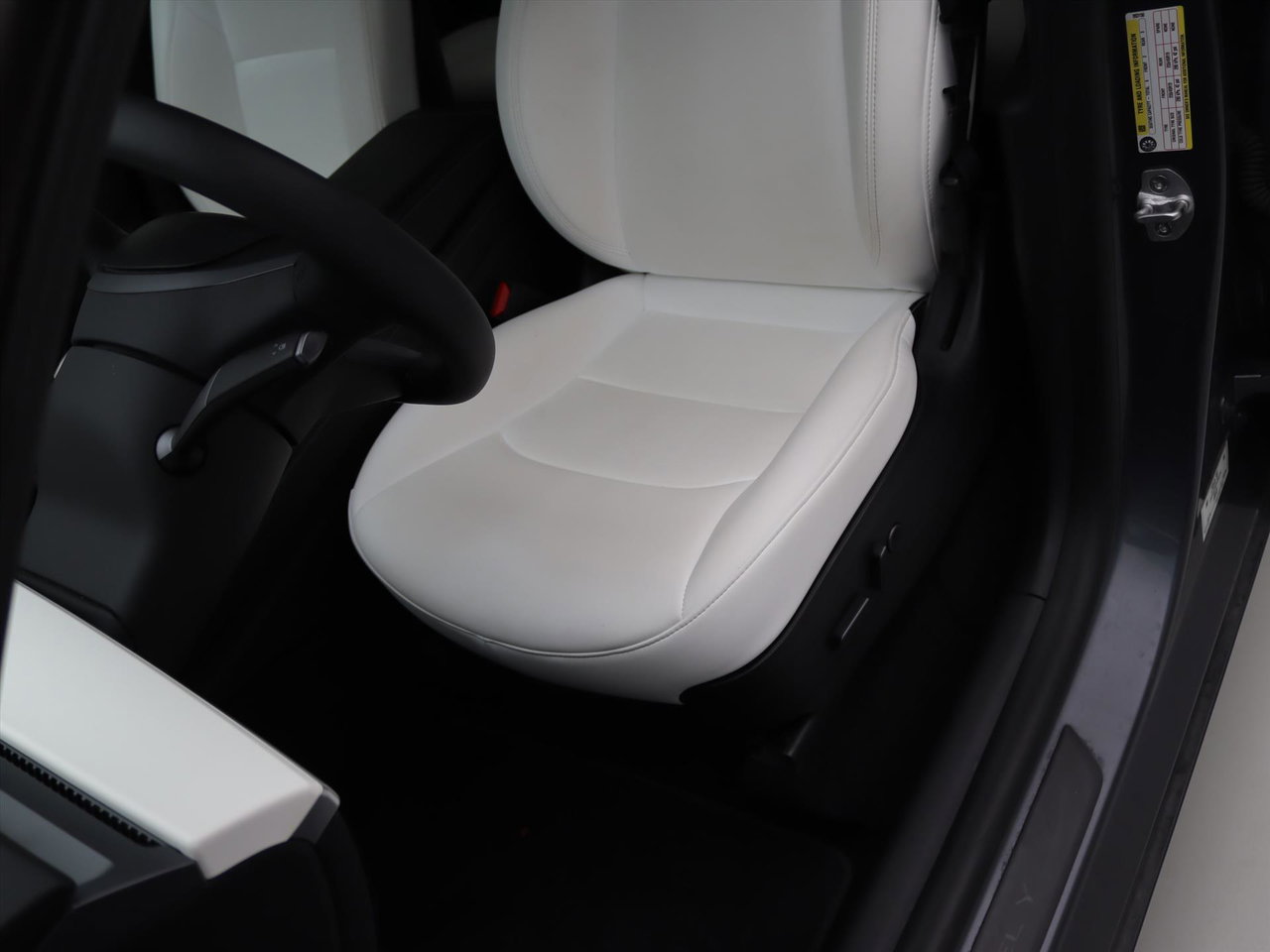 Tesla Model Y Standard RWD Plus 299pk 92% SoH [ WIT LEDER+TREKHAAK+AMD RYZEN+AUTOPILOT+19 INCH ] 28