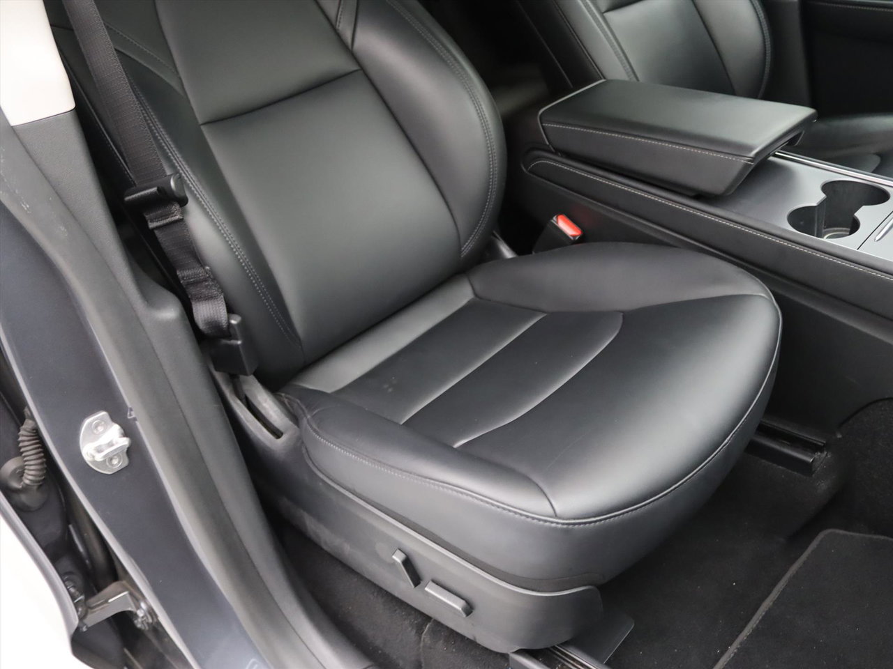 Tesla Model Y Long-Range AWD 351pk 75 kWh [ FSD+19 INCH+WARMTEPOMP+PREMIUM AUDIO ] 19