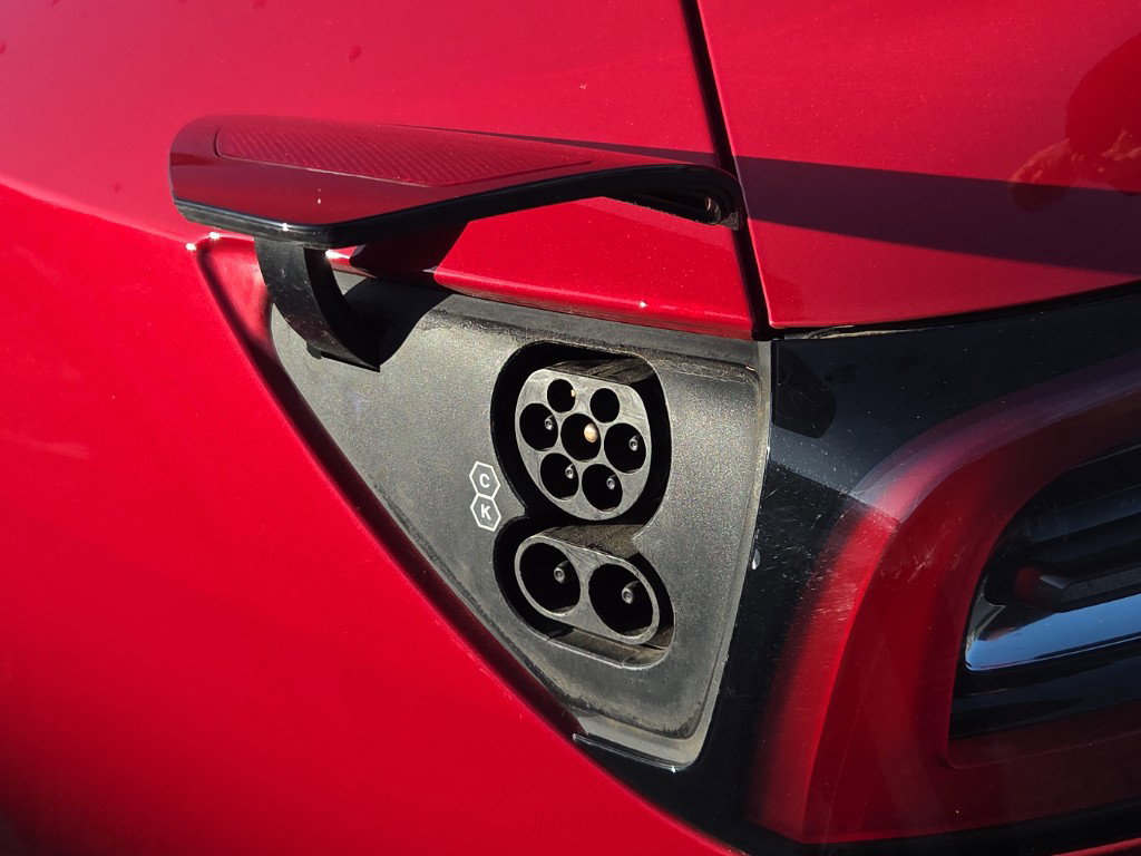 Tesla Model Y Long-Range AWD 351pk 75 kWh [ AUTOPILOT+WARMTEPOMP+20 INCH+PREMIUM AUDIO ] 23