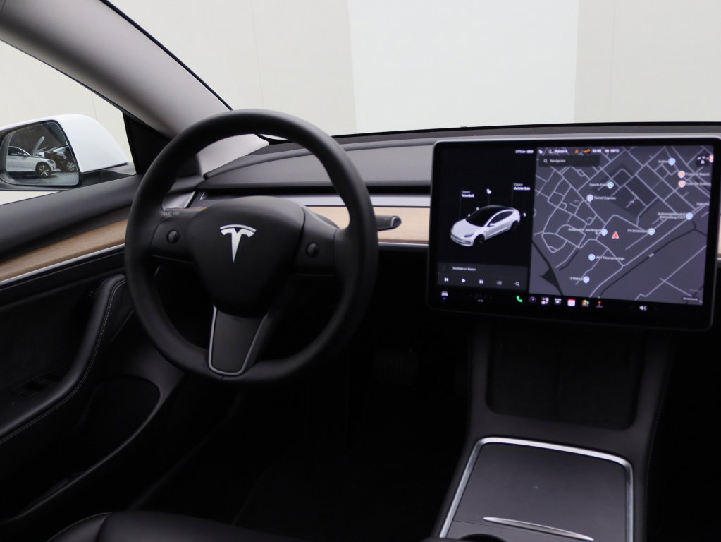 Tesla Model 3 Standard Plus RWD 3