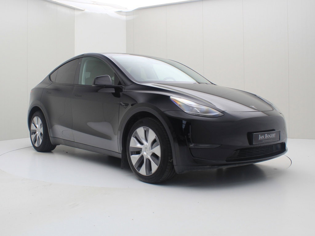 Tesla Model Y 5