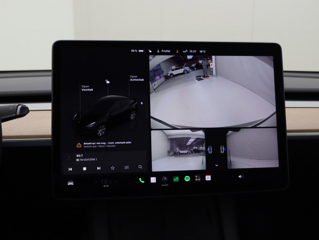 Tesla Model Y 24