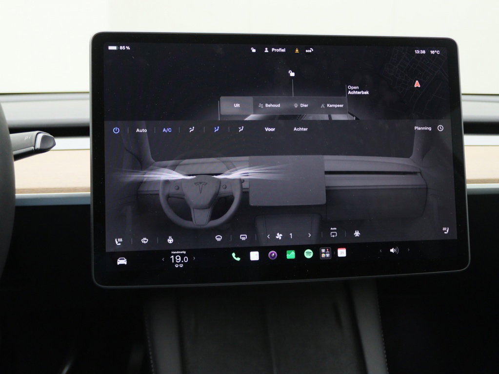 Tesla Model Y 28