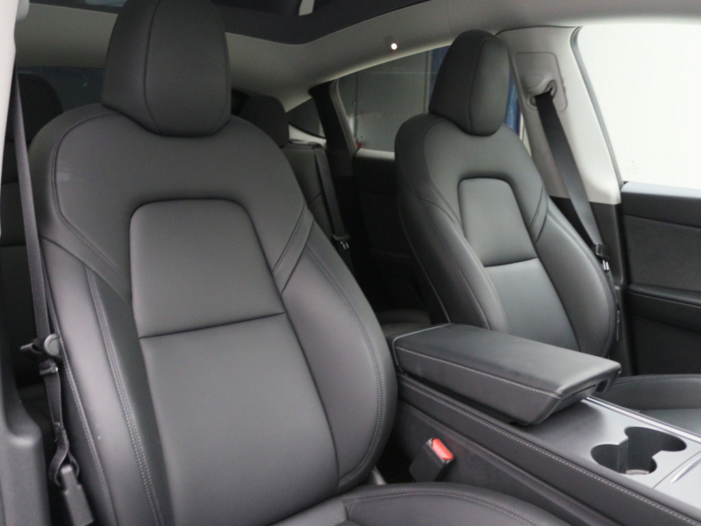 Tesla Model Y 17