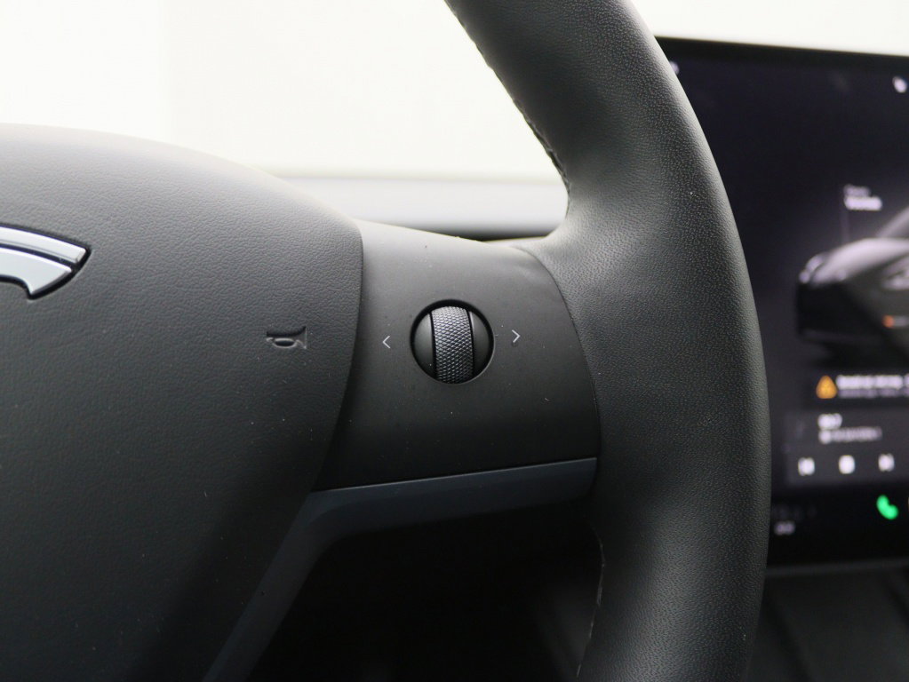 Tesla Model Y 23