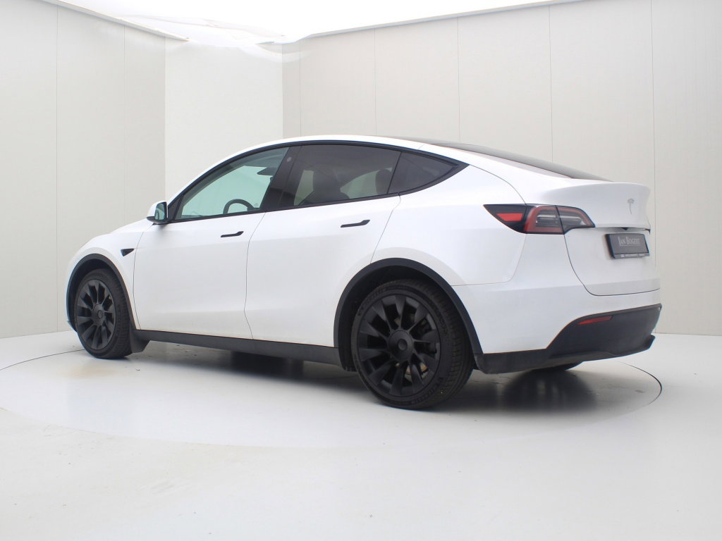 Tesla Model Y 3