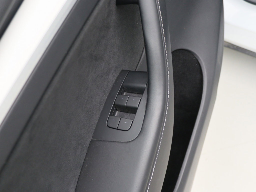 Tesla Model Y 29