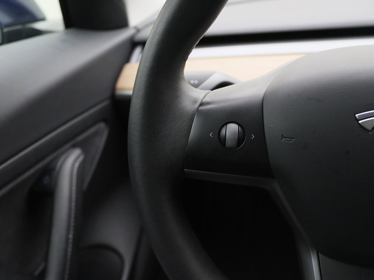 Tesla Model 3 Standard RWD Plus [ TREKHAAK+AUTOPILOT+PREMIUM AUDIO ] 20
