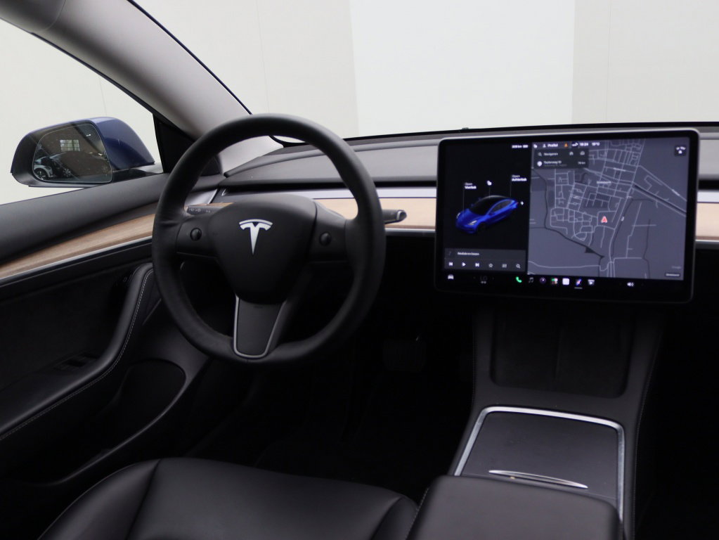 Tesla Model 3 Standard Plus RWD 9