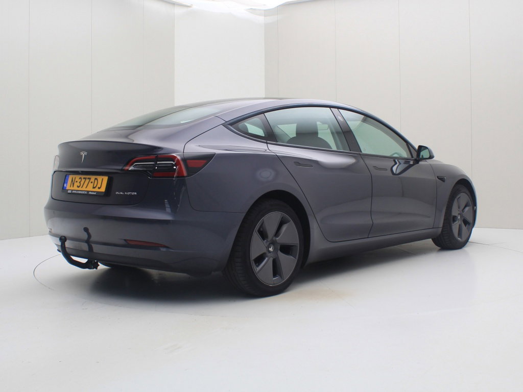 Tesla Model 3 Long-Range Dual Motor AWD 2