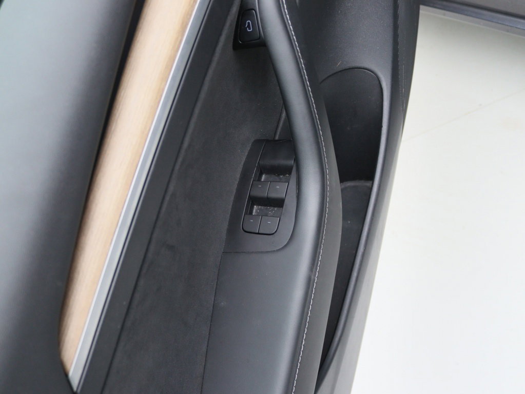 Tesla Model 3 Long-Range Dual Motor AWD 30