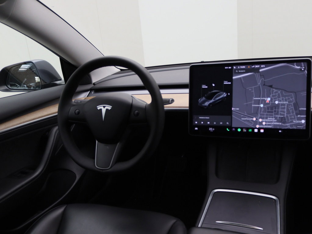 Tesla Model 3 Long-Range Dual Motor AWD 9