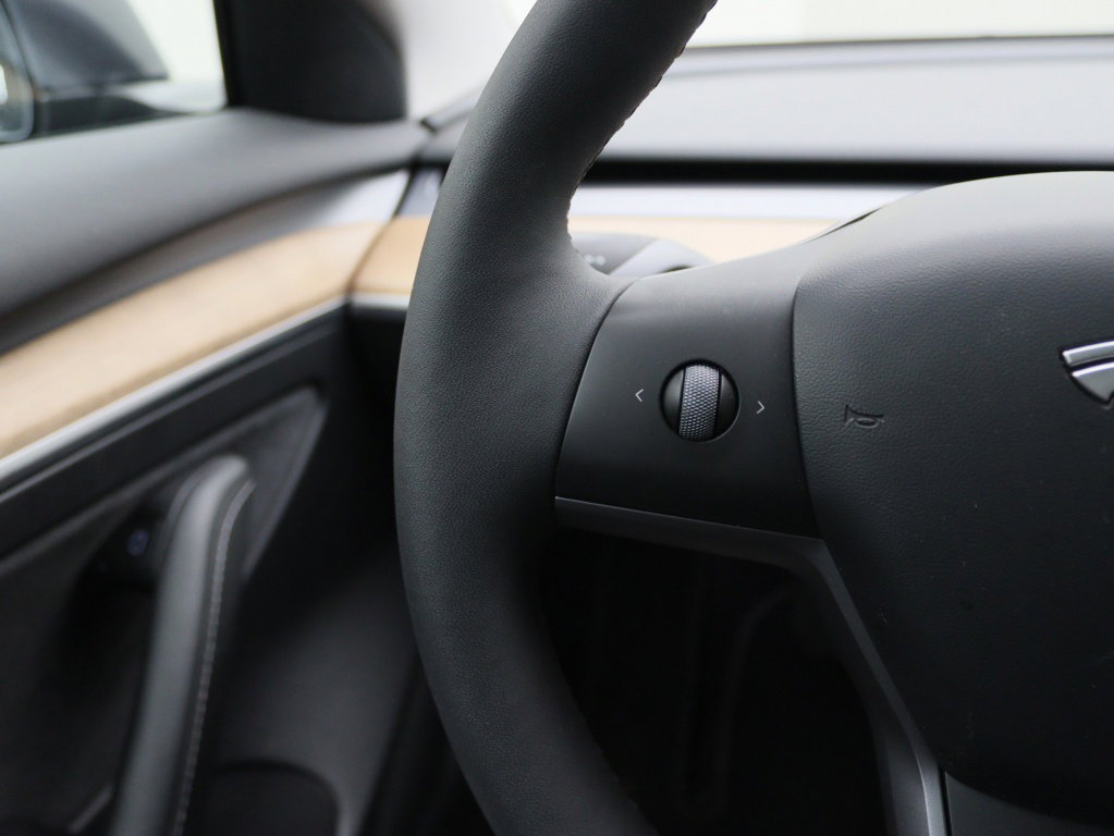 Tesla Model 3 Long-Range Dual Motor AWD 21