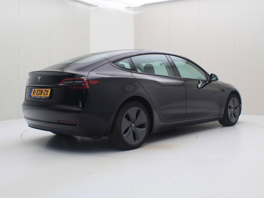 Tesla Model 3 Standard Plus RWD 3