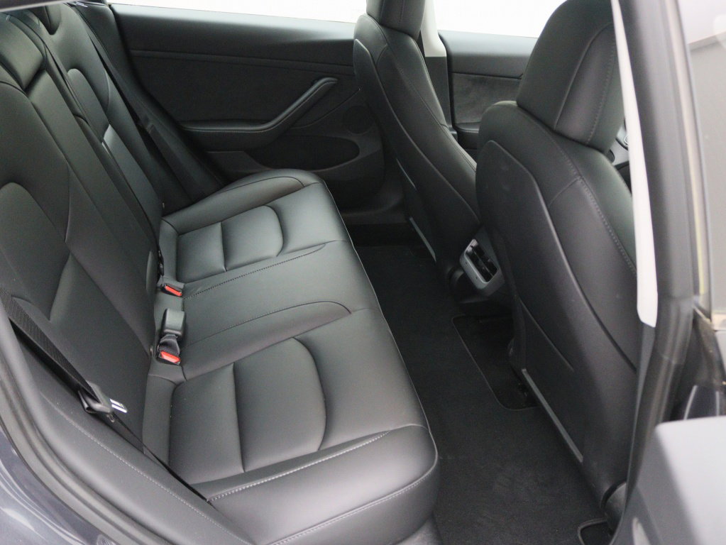 Tesla Model 3 Long-Range Dual Motor AWD 14