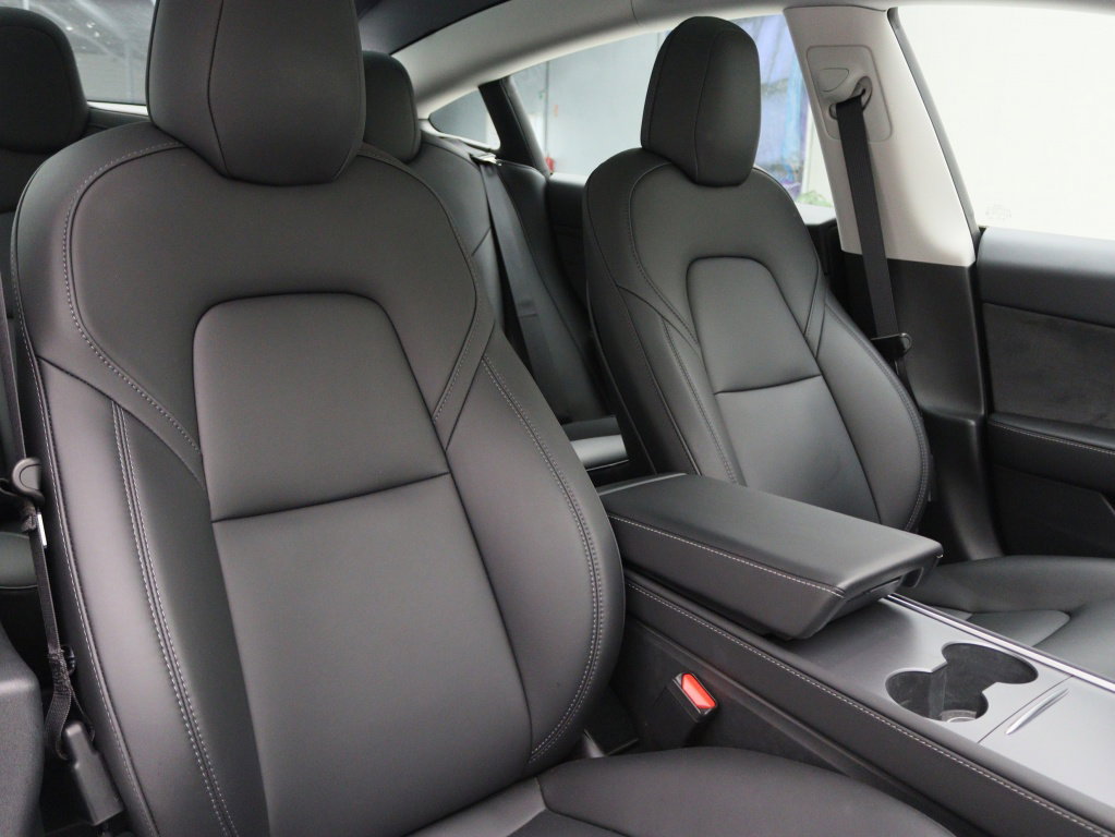 Tesla Model 3 Long-Range Dual Motor AWD 16