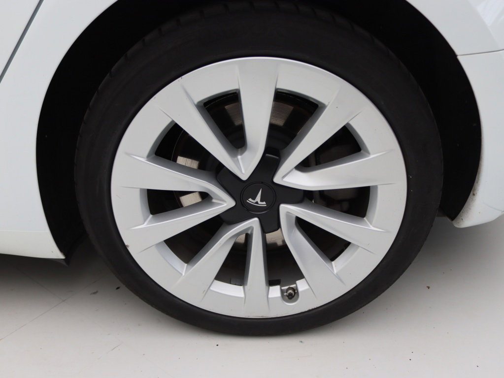 Tesla Model 3 Standard Plus RWD 12