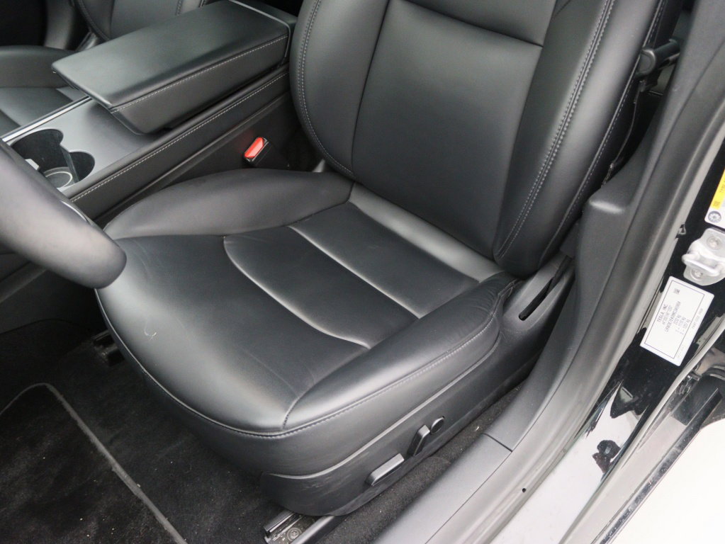 Tesla Model 3 Long-Range Dual Motor AWD 18