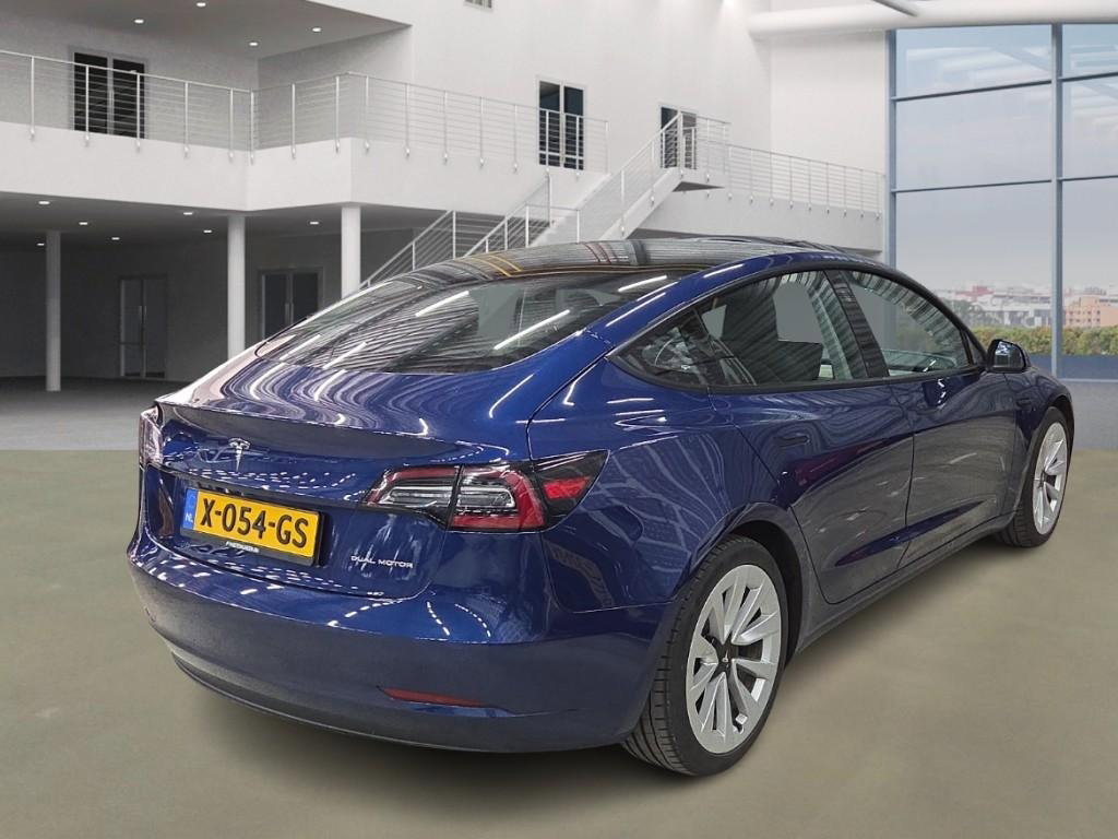 Tesla Model 3 Long-Range Dual Motor AWD 3
