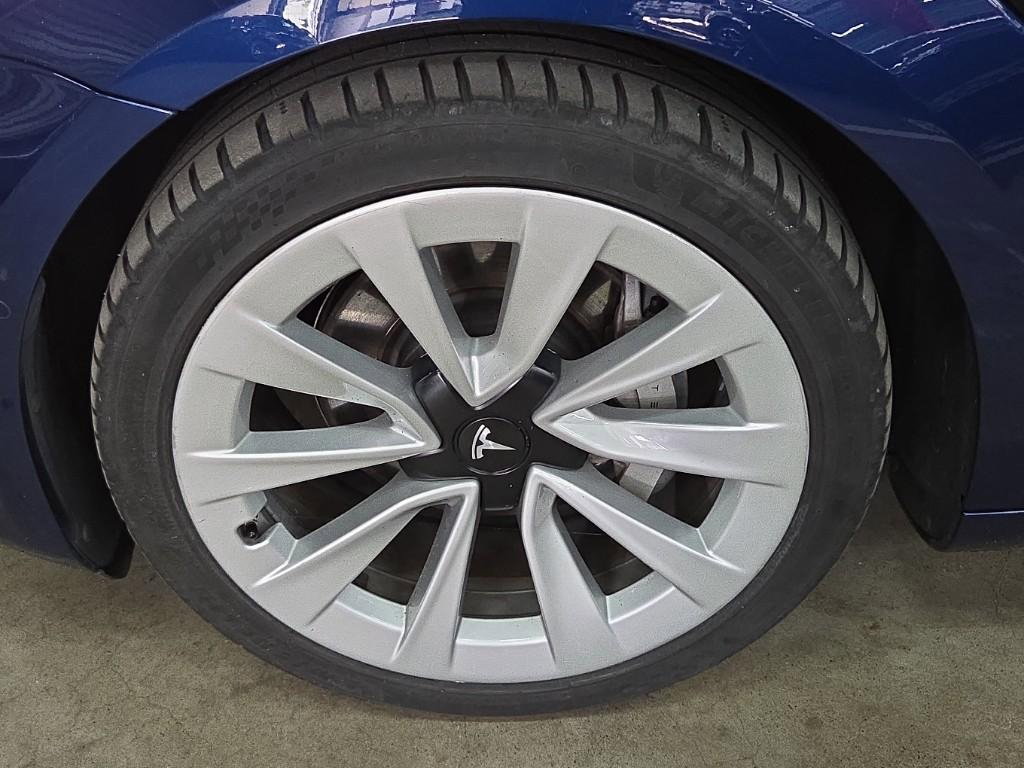 Tesla Model 3 Long-Range Dual Motor AWD 22