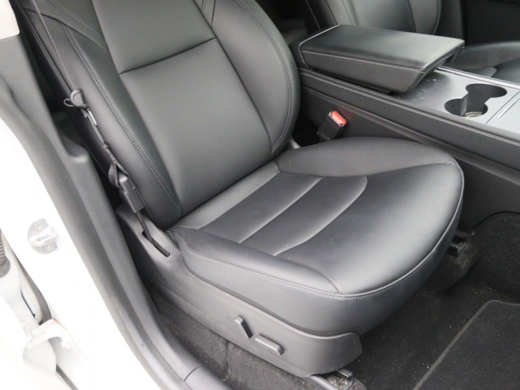 Tesla Model Y Long Range 345pk AWD 15