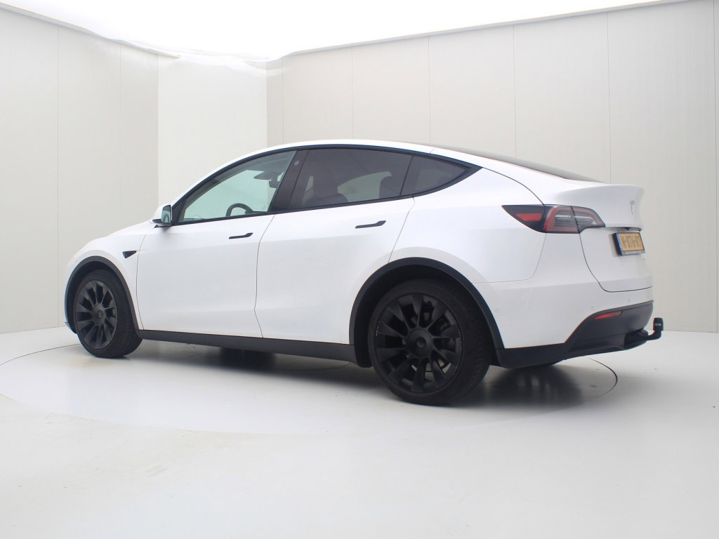 Tesla Model Y Long Range 345pk AWD 3