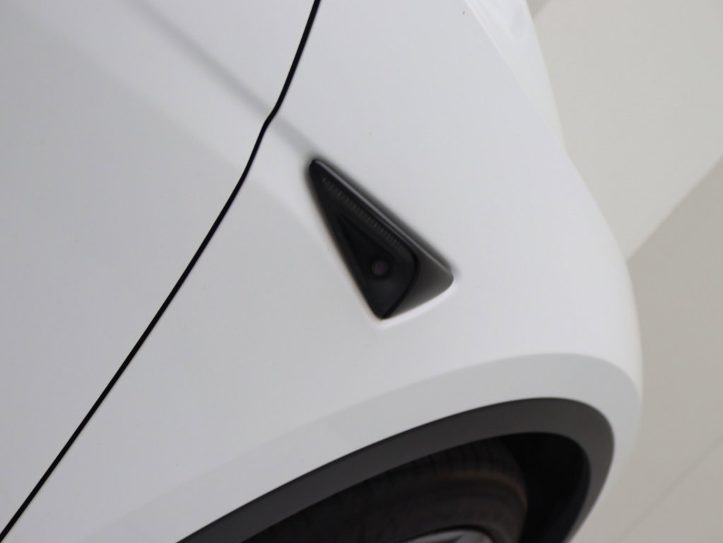 Tesla Model Y Long Range 345pk AWD 27