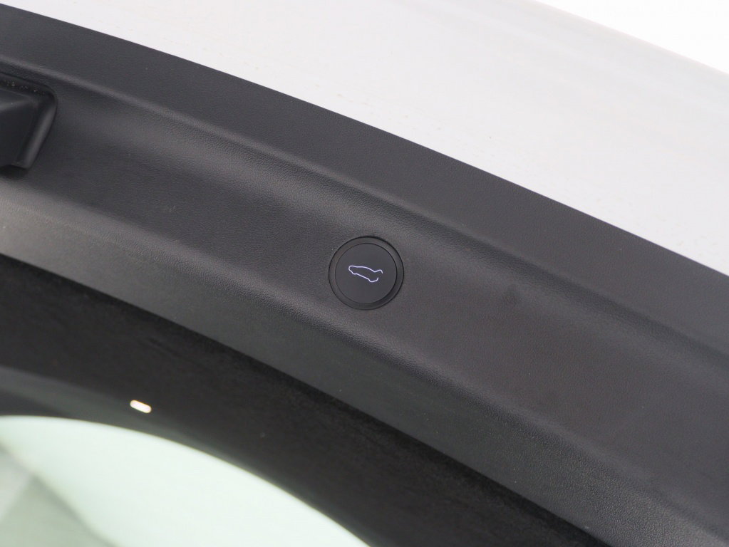 Tesla Model Y Long Range 345pk AWD 26