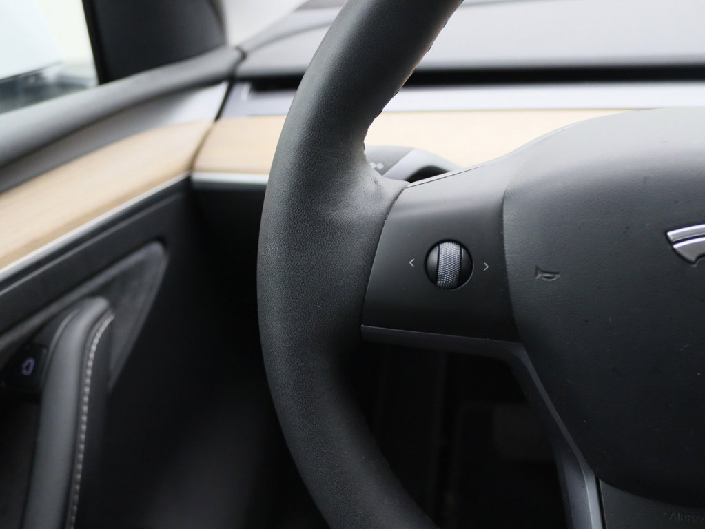 Tesla Model Y Long Range 345pk AWD 20