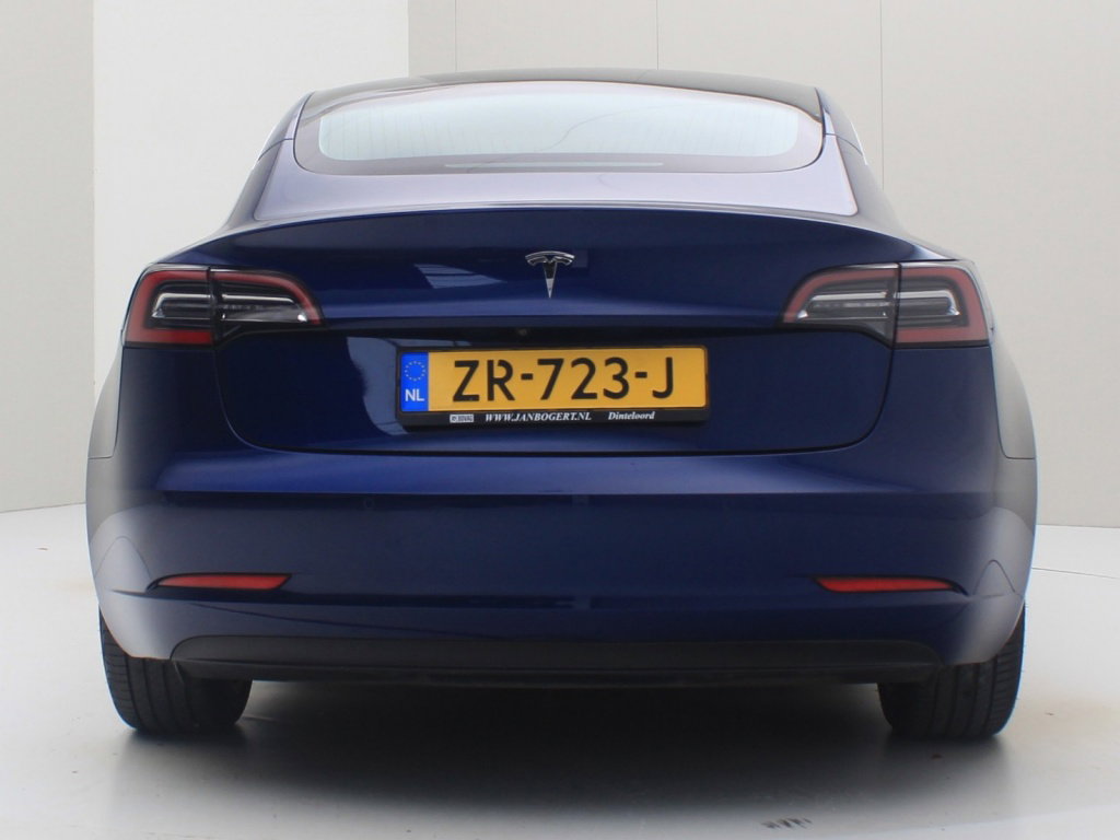 Tesla Model 3 Standard Plus RWD 7