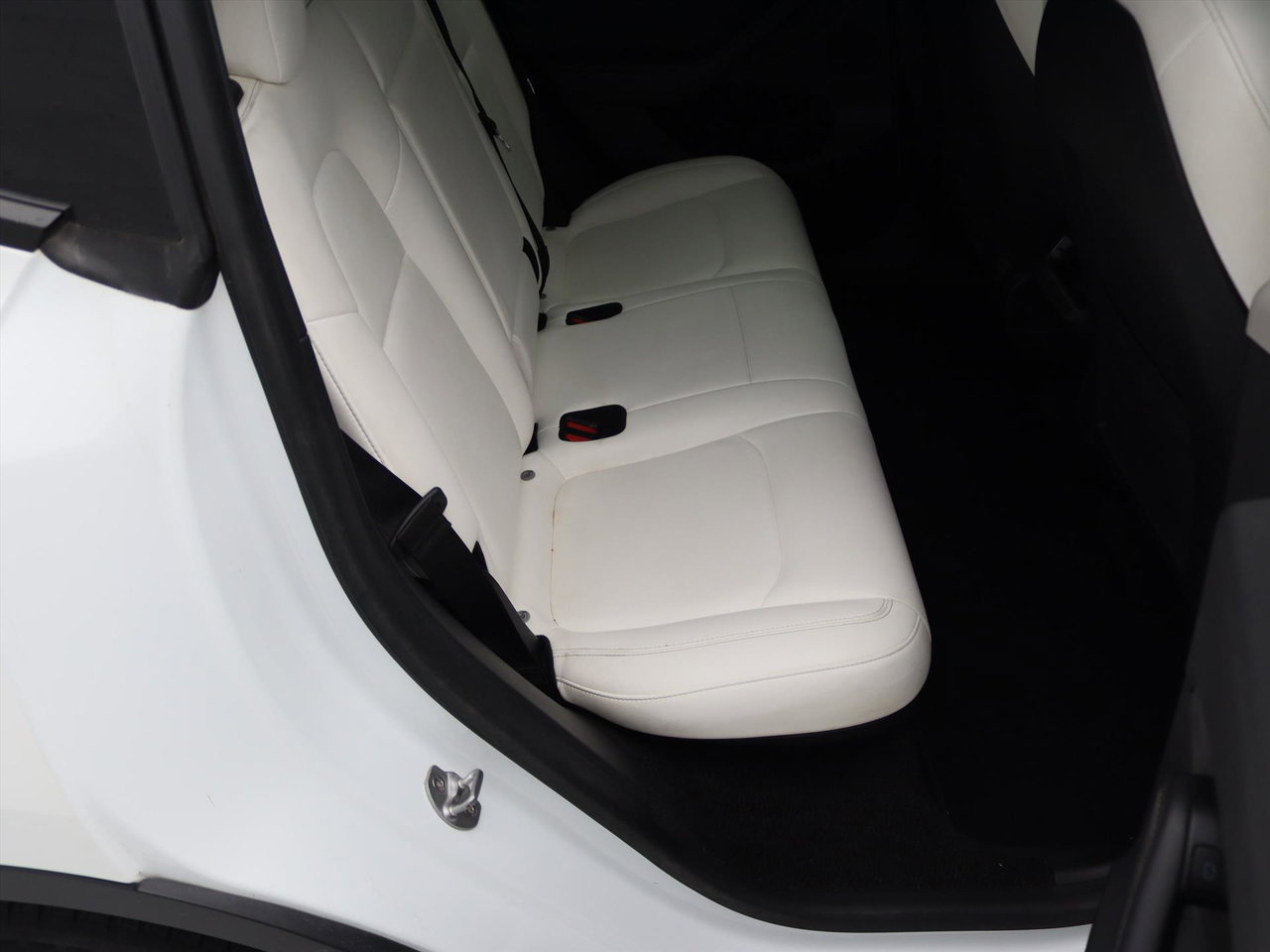 Tesla Model Y Long Range 351pk AWD [ FSD+WIT LEDER+TREKHAAK+20 INCH+PREMIUM AUDIO ] 16