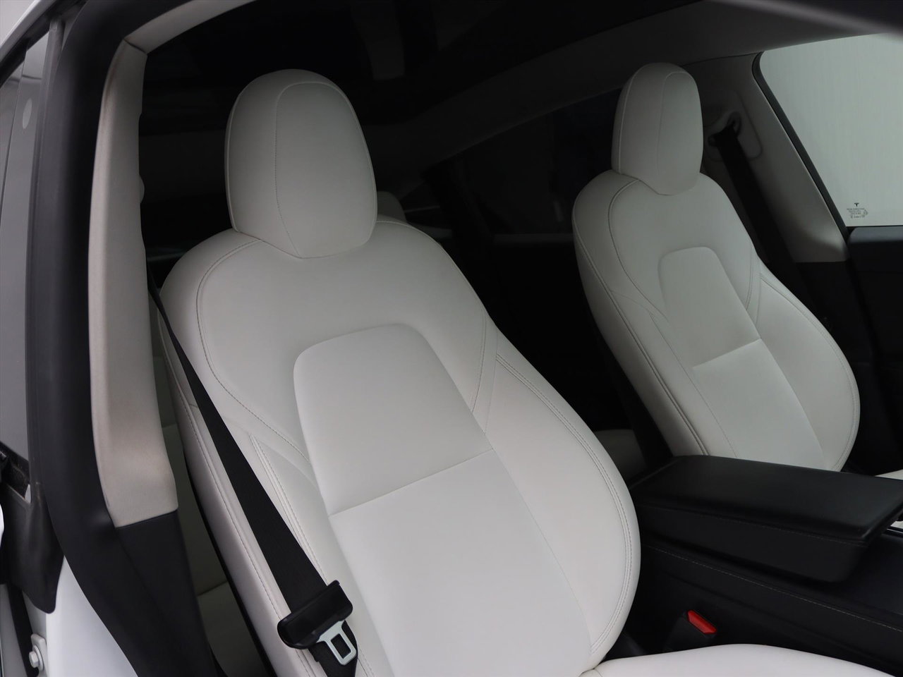 Tesla Model Y Long Range 351pk AWD [ FSD+WIT LEDER+TREKHAAK+20 INCH+PREMIUM AUDIO ] 21