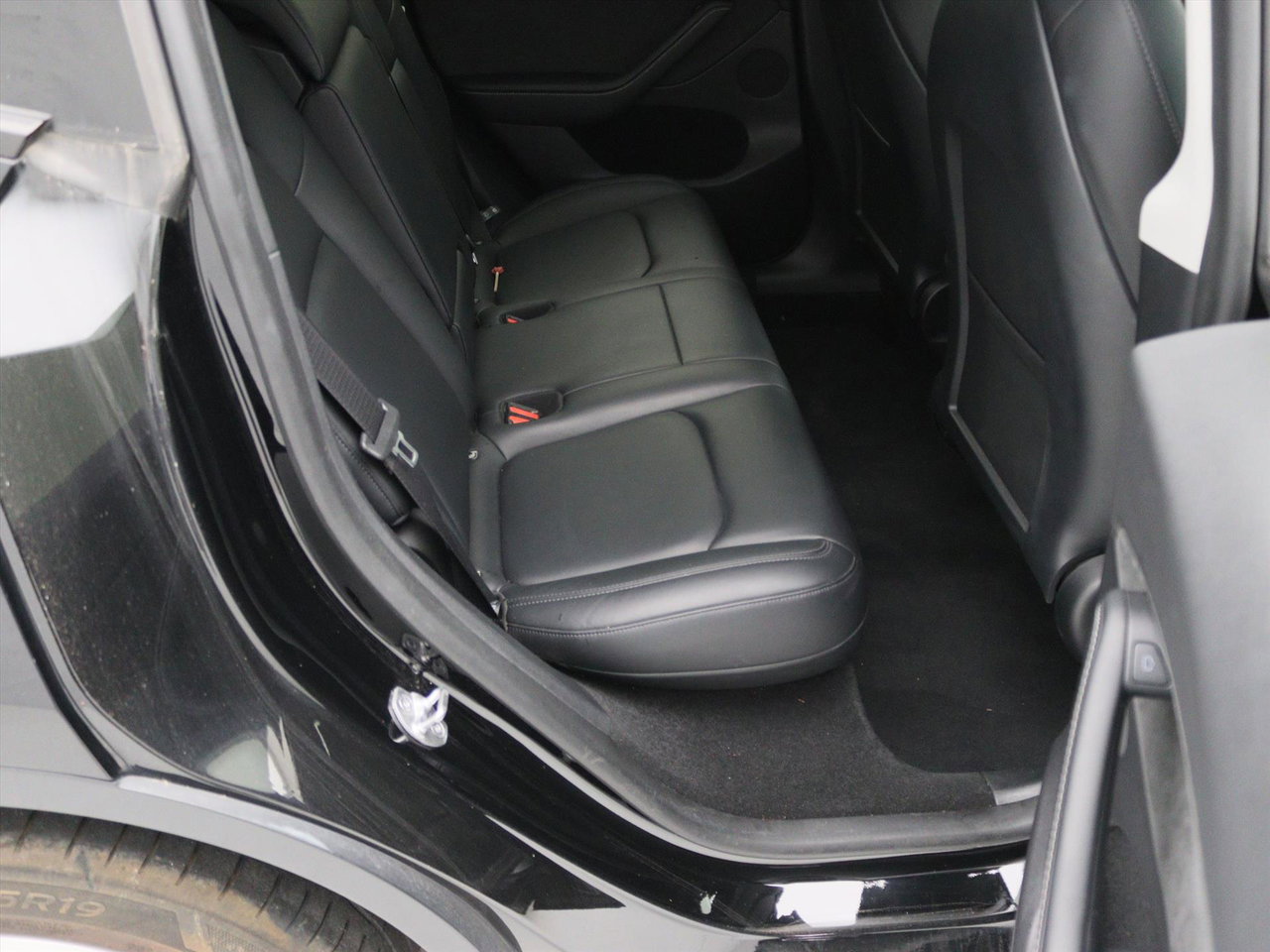 Tesla Model Y Standard RWD Plus 94.8% SoH [ LFP-ACCU+AUTOPILOT+19 INCH+60 kWh+PREMIUM AUDIO ] 20