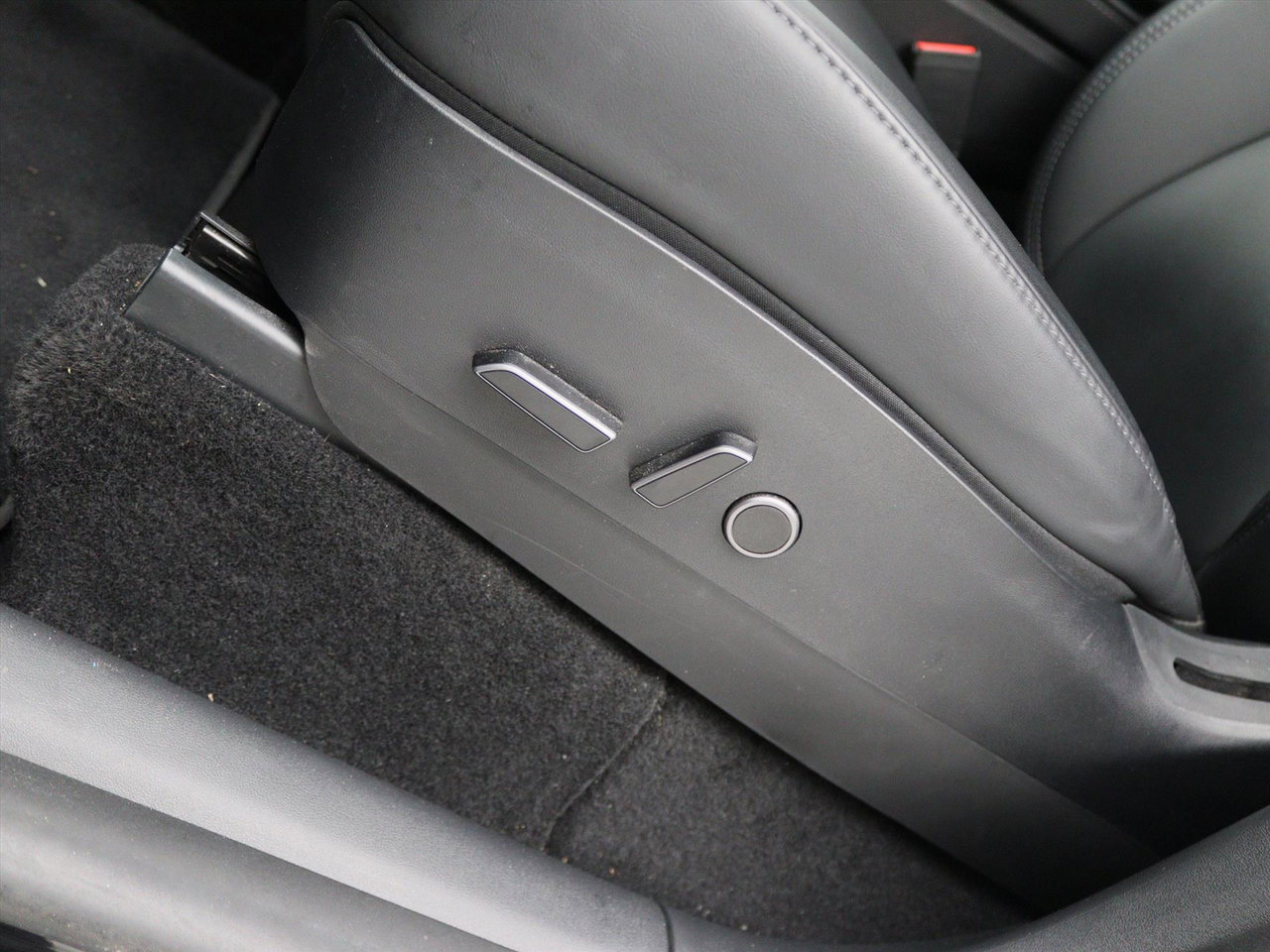 Tesla Model Y Standard RWD Plus 94.8% SoH [ LFP-ACCU+AUTOPILOT+19 INCH+60 kWh+PREMIUM AUDIO ] 24