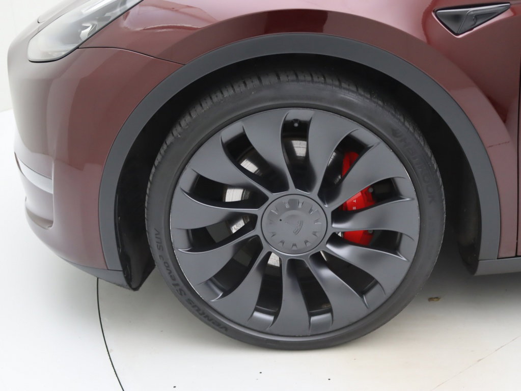 Tesla Model Y Performance 450pk AWD 21