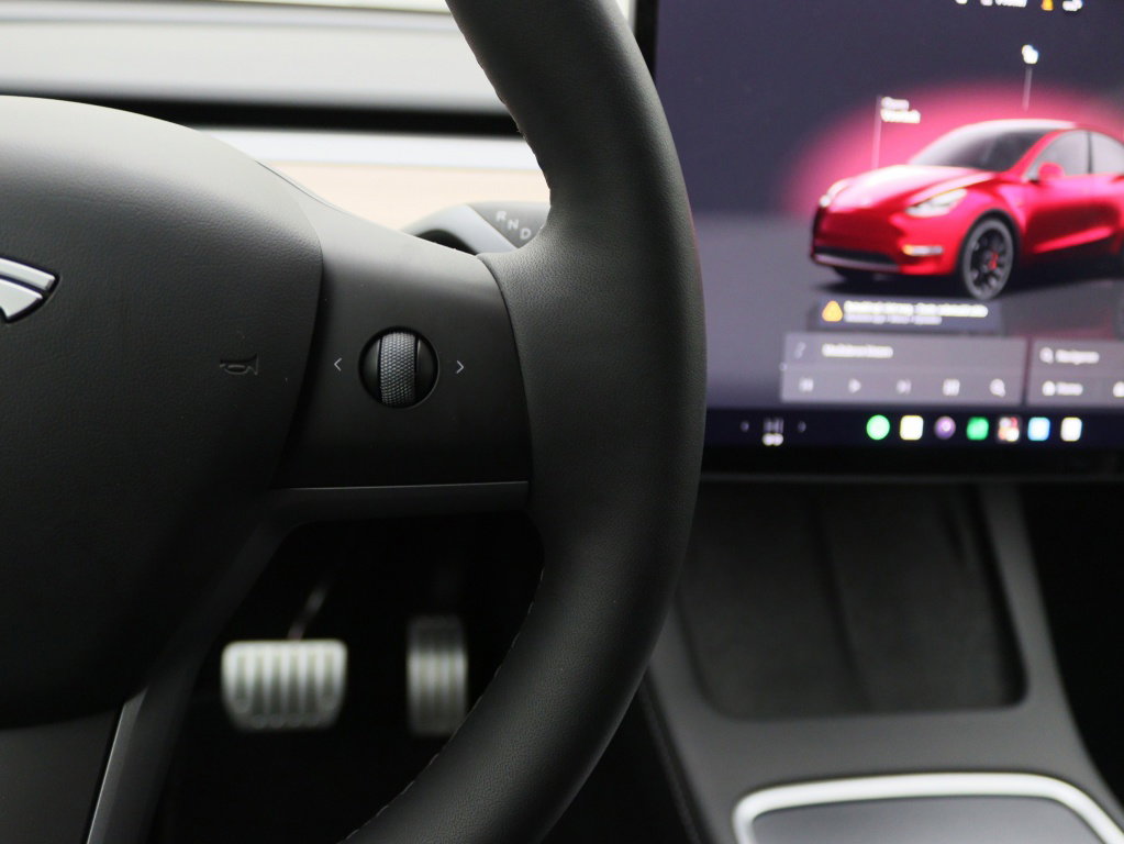 Tesla Model Y Performance 450pk AWD 17