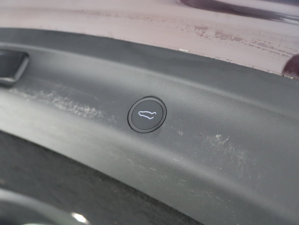 Tesla Model Y Performance 450pk AWD 27