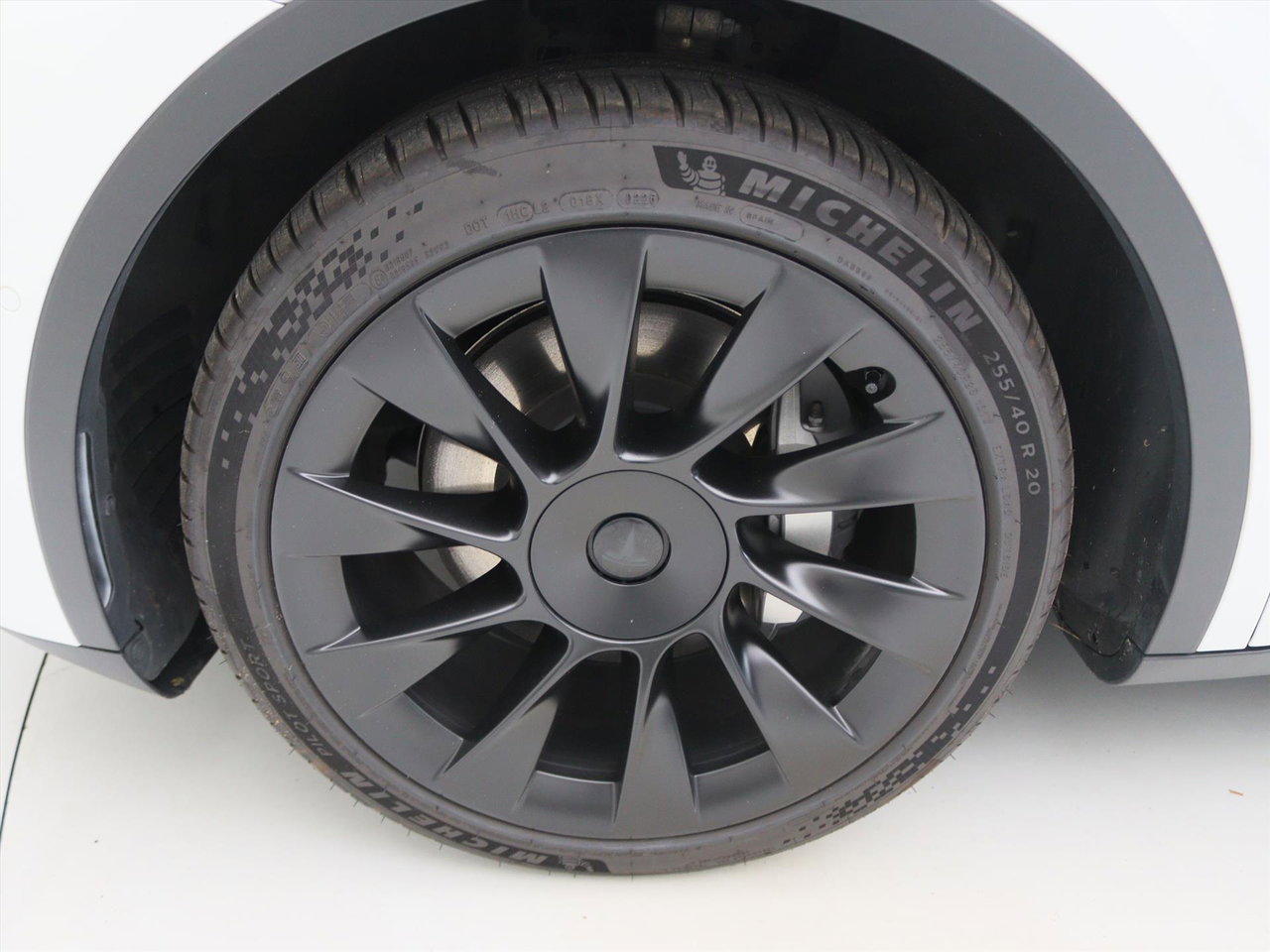 Tesla Model Y Long Range 351pk AWD [ WIT LEDER+AUTOPILOT+20 INCH+PREMIUM AUDIO ] 11